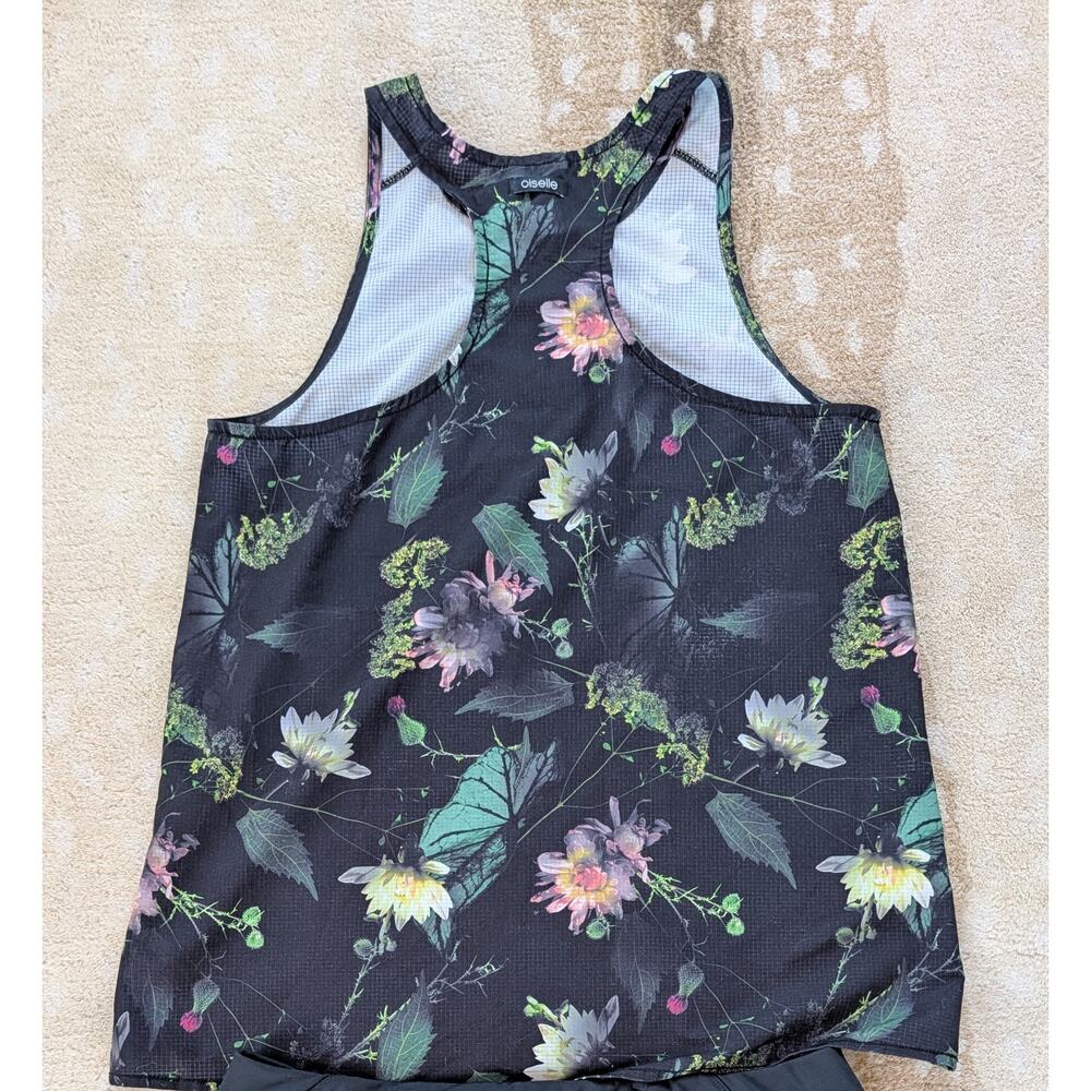 Osielle Moody Floral Set - Racerback Tank Top & Roga Shorts - Medium (Sz 6 & 8) - Picture 3 of 7